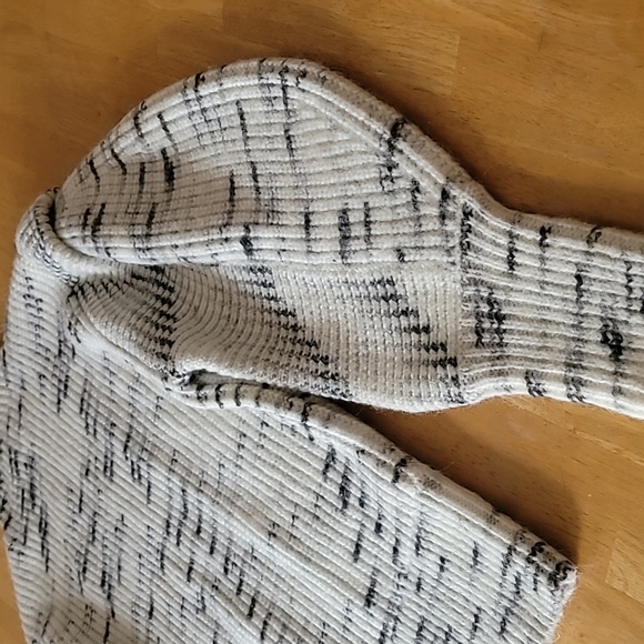 VARLEY Belgrave Knit Sweater in Egret & Charcoal - Picture 6 of 14